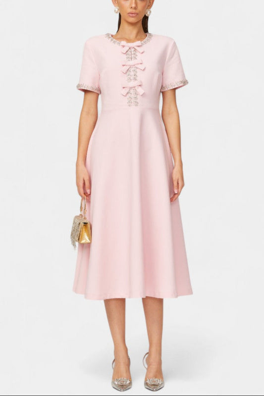 Vestido Midi Acampanado Linda con Lazo de Cristal y Detalles Elegantes