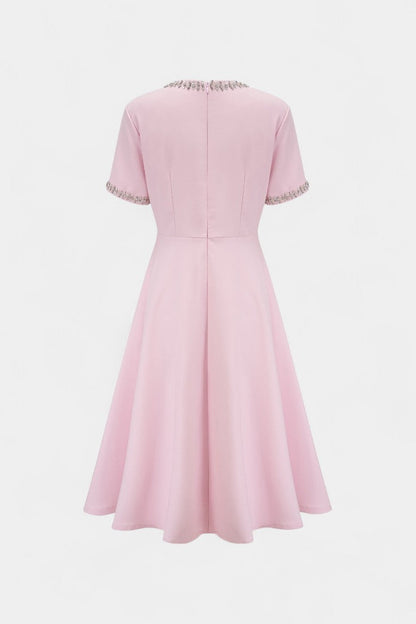Vestido Midi Acampanado Linda con Lazo de Cristal y Detalles Elegantes