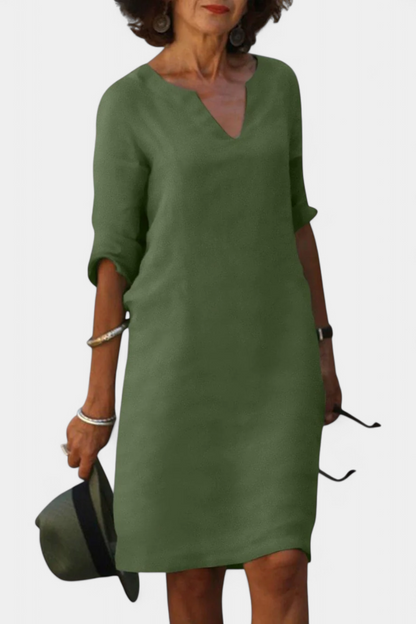 Vestido Elowen con escote en V y mangas tres cuartos