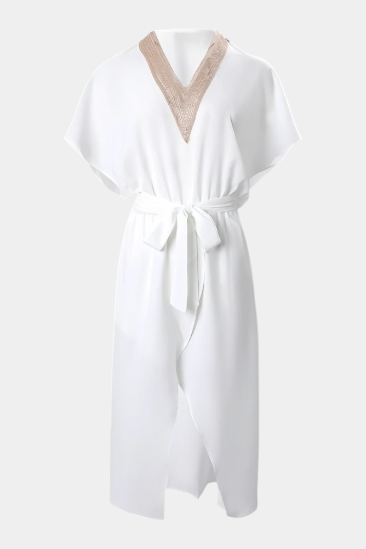 Vestido Effie White Cruzado con Escote Cut-Out y Abertura Frontal